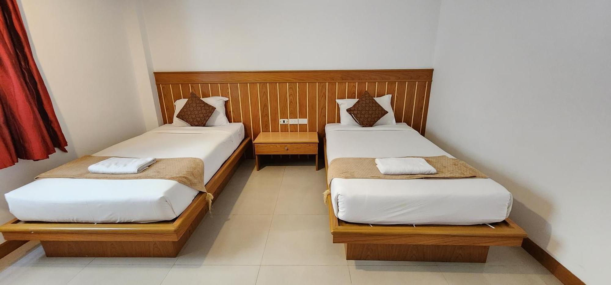 Отель Eden Park Patong Экстерьер фото