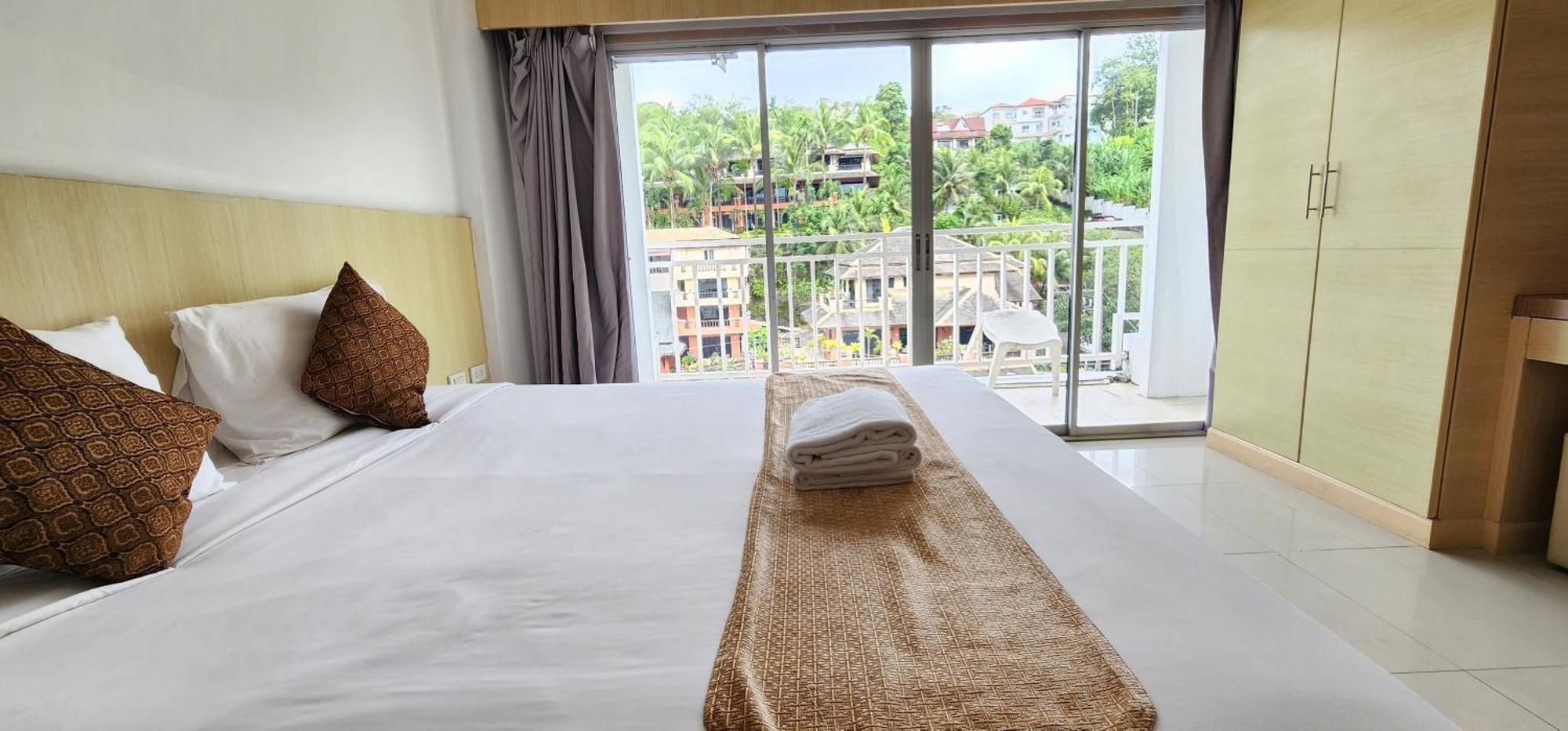 Отель Eden Park Patong Экстерьер фото